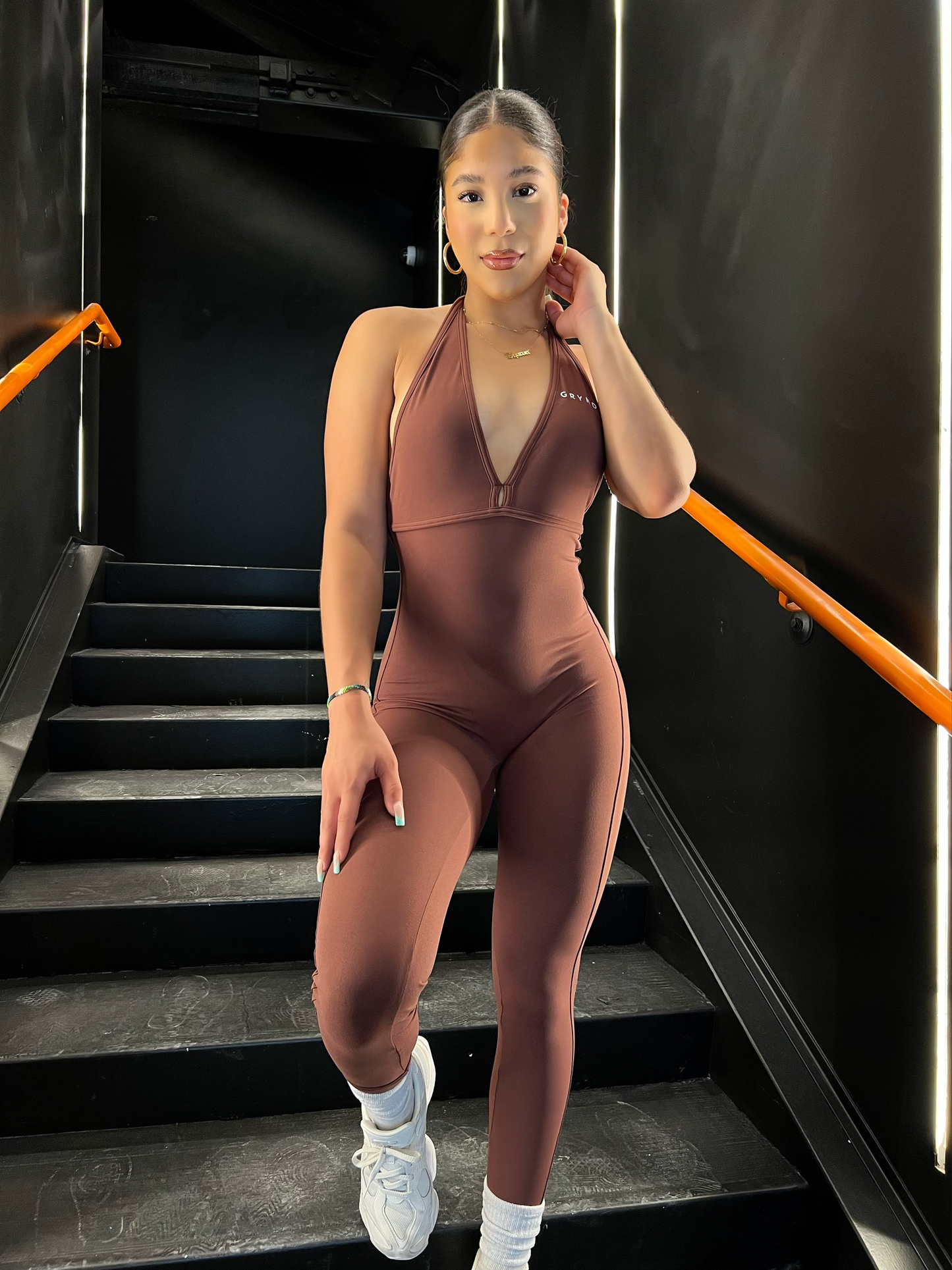 CHOCOLATE V-SCRUNCH JUMPSUIT