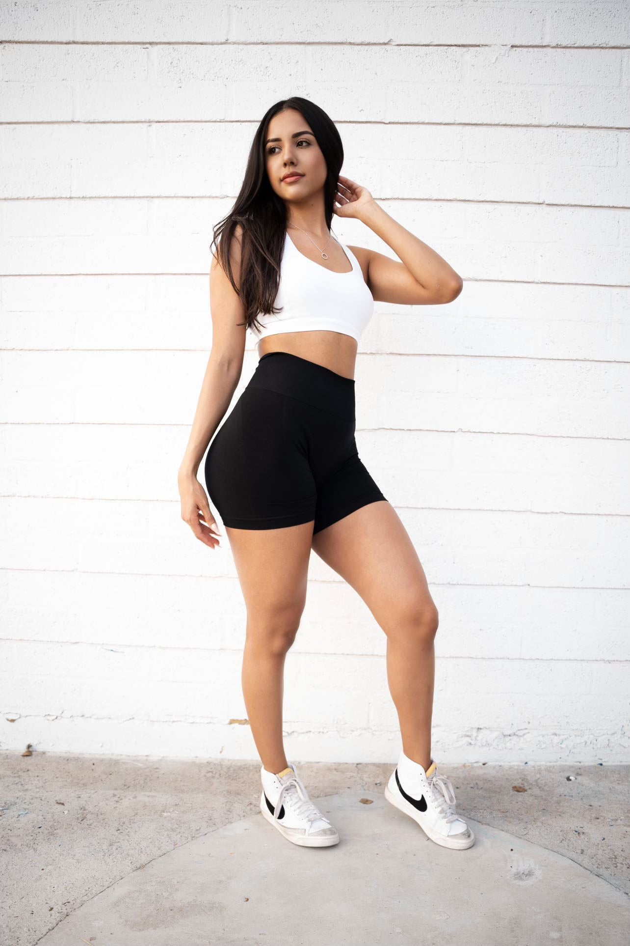 BLACK SCULPTING SHORTS